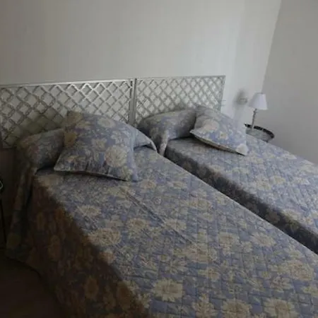 Montes De Oca Apartment *